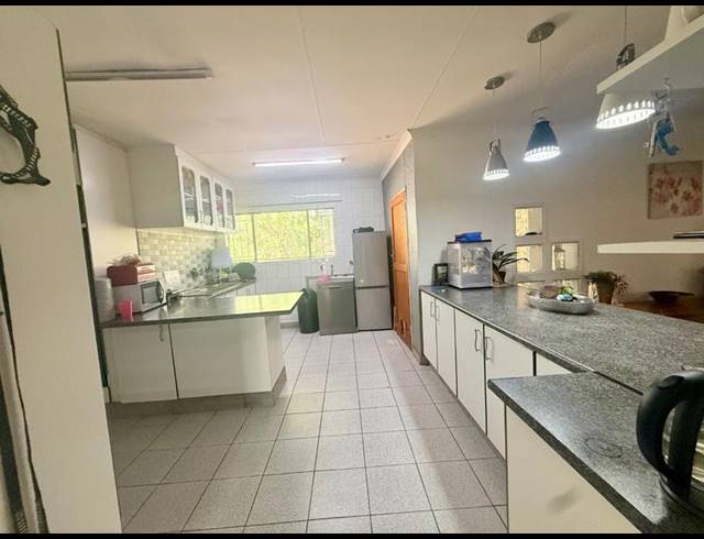3 BEDROOM HOUSE FOR SALE IN VANDERBIJLPARK SE 4